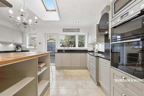 3 bedroom semi-detached house for sale, Craigdale Road, Hornchurch, RM11