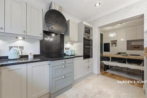 3 bedroom semi-detached house for sale, Craigdale Road, Hornchurch, RM11