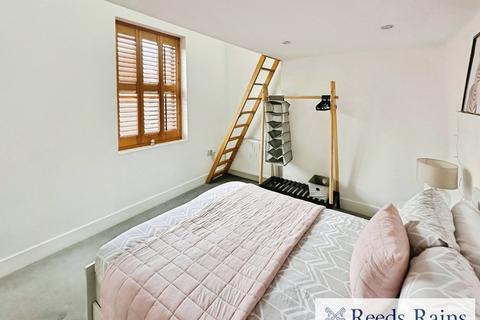 3 bedroom end of terrace house to rent, Reservoir Street, Greater Manchester M6
