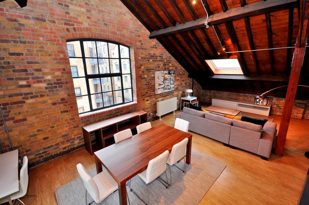 Living / Dining Area