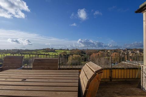 3 bedroom apartment to rent, Gloucester Street, Malmesbury, SN16