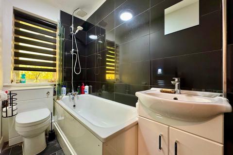 2 bedroom terraced house for sale, Edrick Road, Edgware, HA8