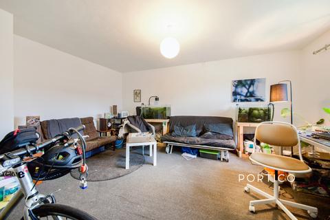2 bedroom flat to rent, Gillards Mews, London, E17