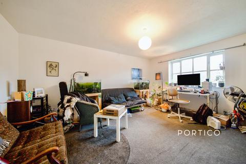 2 bedroom flat to rent, Gillards Mews, London, E17