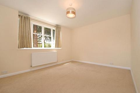 3 bedroom detached house to rent, Firs Court, Chesham Road, Amersham, HP6