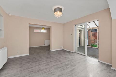 3 bedroom semi-detached house to rent, Rossendale Drive, Birchwood, WA3