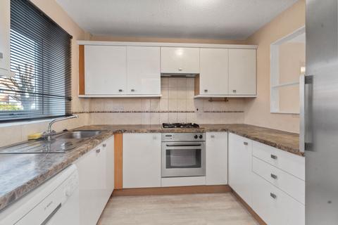 3 bedroom semi-detached house to rent, Rossendale Drive, Birchwood, WA3