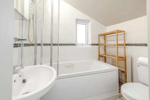 2 bedroom flat to rent, Rothbury Terrace, Heaton, Newcastle upon Tyne, NE6