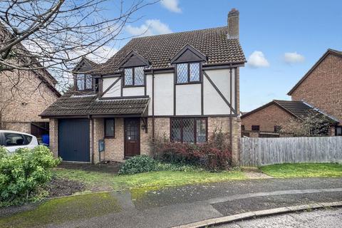 4 bedroom detached house for sale, Cours La Ville Close, Buckingham MK18