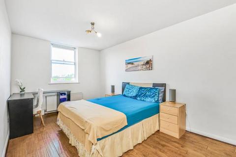 2 bedroom apartment to rent, Broadley Terrace, London NW1