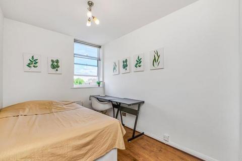 2 bedroom apartment to rent, Broadley Terrace, London NW1