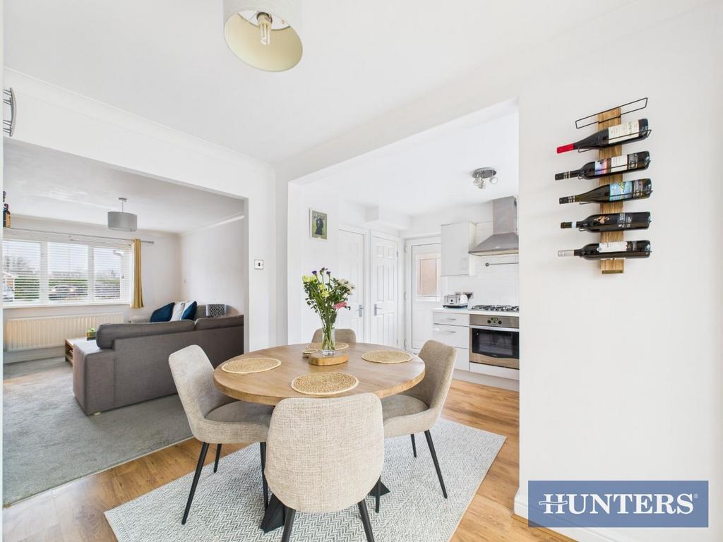 Kitchen/Dining alt