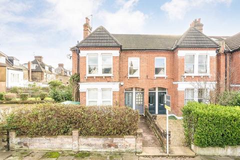 3 bedroom flat to rent, Telford Avenue, London SW2