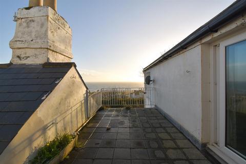 4 bedroom semi-detached house for sale, Exmouth Place, East Sussex TN34