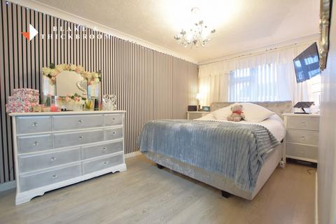 2 bedroom semi-detached bungalow for sale, Chipstead Walk, Clacton-on-Sea