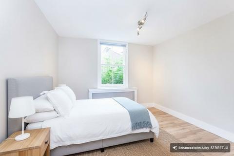 3 bedroom flat to rent, Hadyn Park Road, London, W12