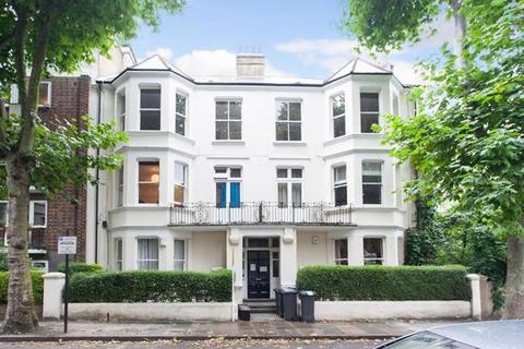3 bedroom flat to rent, Cranworth Gardens, London, SW9