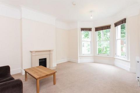 3 bedroom flat to rent, Cranworth Gardens, London, SW9