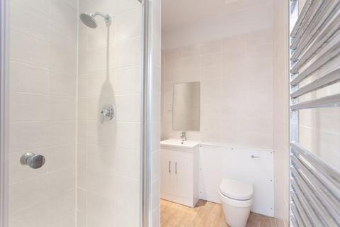 3 bedroom flat to rent, Cranworth Gardens, London, SW9