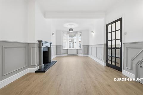 3 bedroom semi-detached house for sale, Douglas Road, Hornchurch, RM11