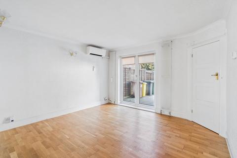 2 bedroom semi-detached house for sale, Highwood Avenue, North Bushey