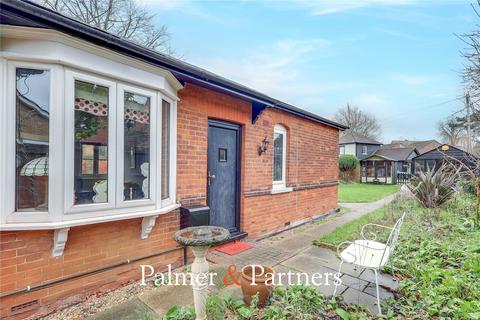 3 bedroom bungalow for sale, New London Road, Chelmsford CM2