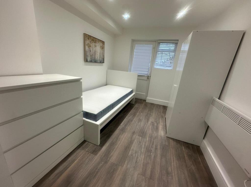 Living Area/Bedroom