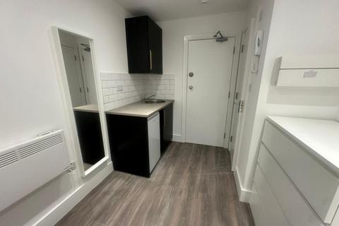 1 bedroom in a flat share to rent, Slough,  Berkshire,  SL1
