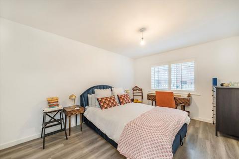 1 bedroom flat for sale, Springfield Drive, London SW17