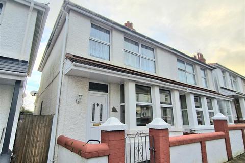 Lewis Place, Porthcawl CF36