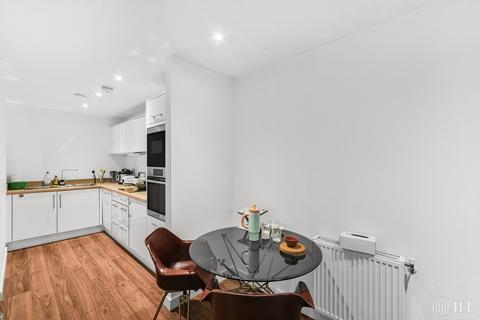 1 bedroom flat for sale, Southmere House, Highland Street, London, E15