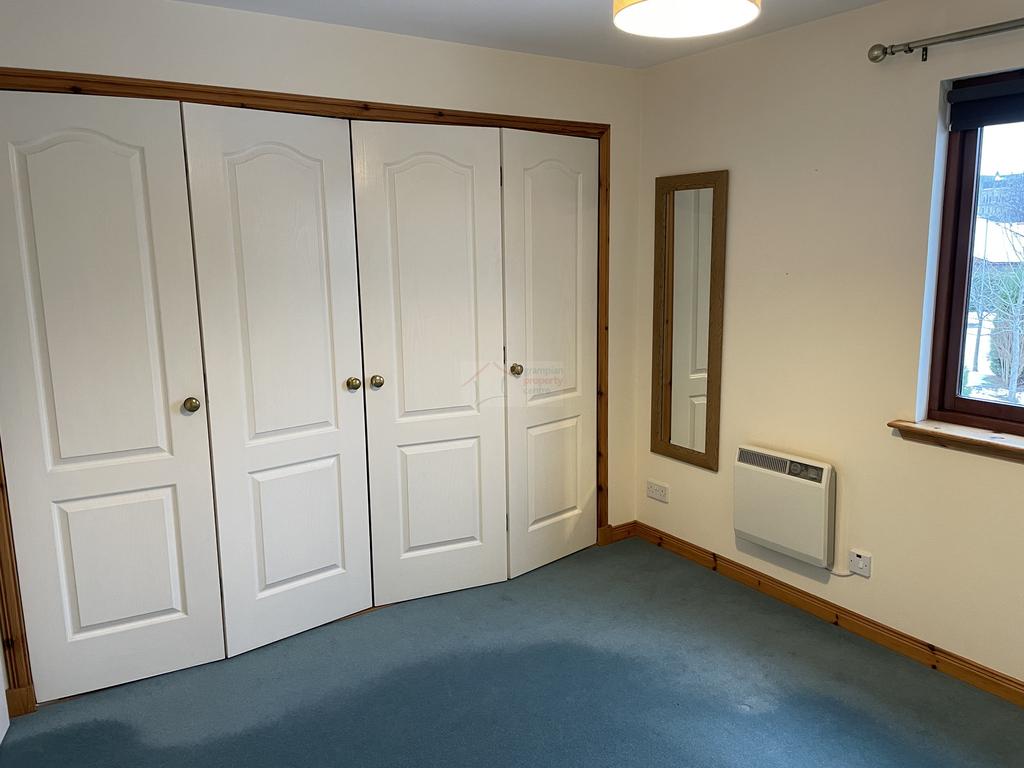 Bedroom 1b.JPG