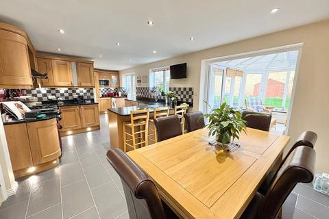 5 bedroom detached house for sale, Hartland Avenue, Tattenhoe, Milton Keynes, MK4