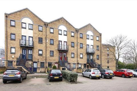 2 bedroom flat to rent, Undine Road, London E14