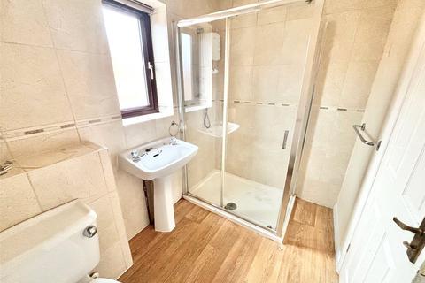 2 bedroom terraced house to rent, Poppyfields, Bedford, Bedfordshire, MK41
