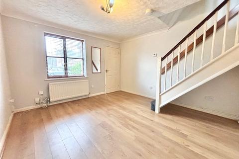 2 bedroom terraced house to rent, Poppyfields, Bedford, Bedfordshire, MK41