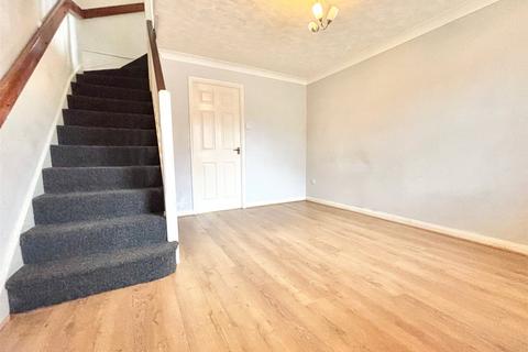 2 bedroom terraced house to rent, Poppyfields, Bedford, Bedfordshire, MK41