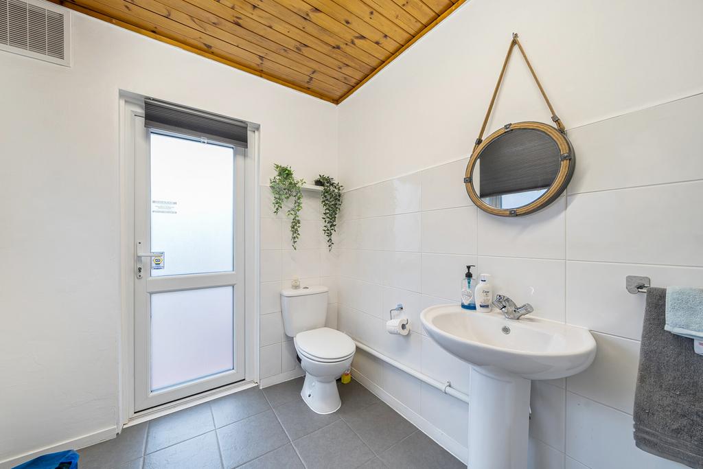 Ground Floor Wc