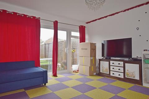 3 bedroom end of terrace house to rent, Stroud Green Drive, Bognor Regis, PO21