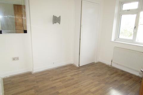 3 bedroom end of terrace house to rent, Enfield, EN3