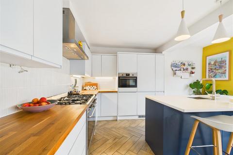 3 bedroom semi-detached house for sale, Freeman Avenue, Brough
