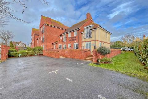 2 bedroom apartment for sale, Hadleigh Road, Frinton on sea CO13