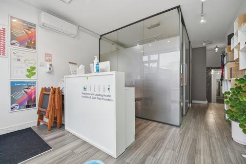 Terraced house to rent, Pitshanger Lane, W5