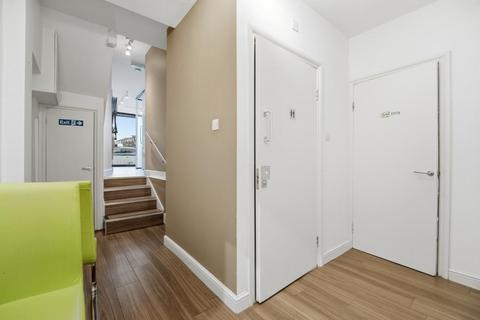 Terraced house to rent, Pitshanger Lane, W5