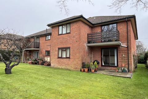 2 bedroom ground floor flat for sale, Herbert Road, New Milton, Hampshire. BH25 6BX
