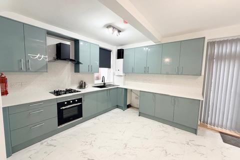 3 bedroom semi-detached house to rent, Orme Avenue, Salford, Greater Manchester, M6
