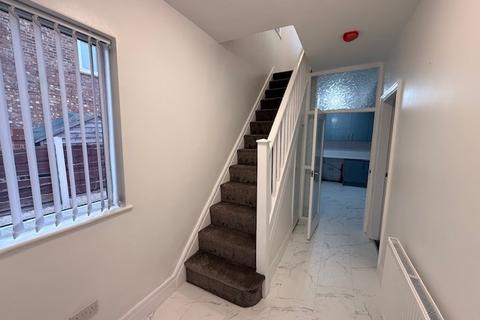 3 bedroom semi-detached house to rent, Orme Avenue, Salford, Greater Manchester, M6