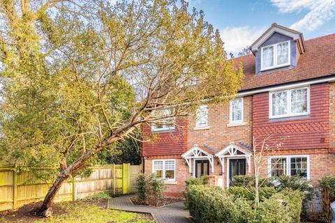 London Road, Redhill, RH1
