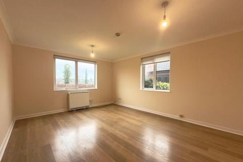 3 bedroom flat for sale, Stanway Close, Taunton TA2