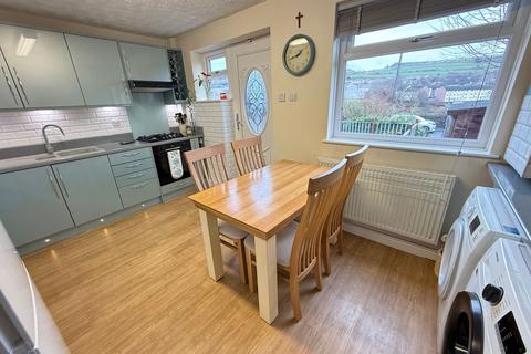 2 bedroom townhouse for sale, Concrete Street, Halifax HX3